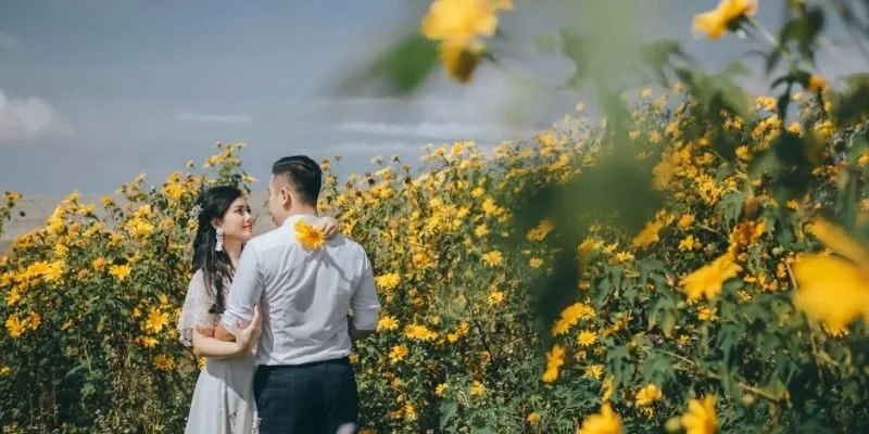 So sánh studio chụp ảnh cưới ngoại cảnh