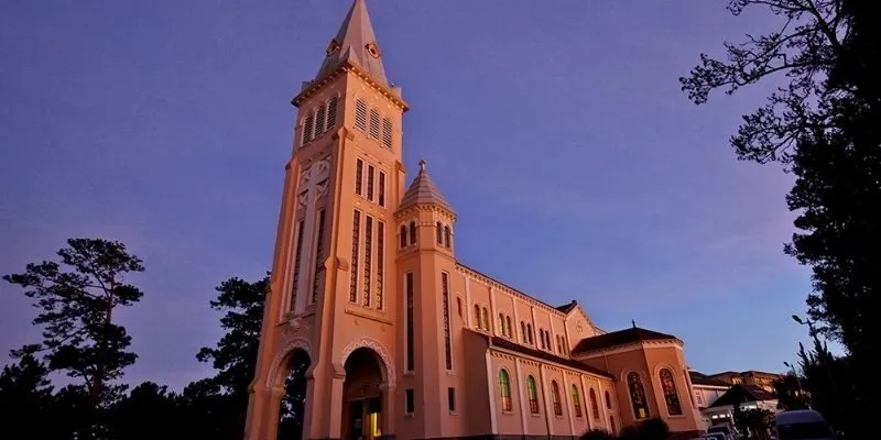 Nhà Thờ Con GàNhà Thờ Con Gà