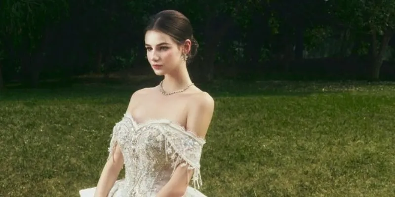 Cách chọn váy cưới công chúa sáng lấp lánh phù hợp vóc dáng