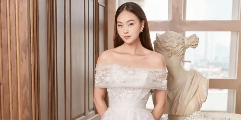 Bảng giá thuê váy cưới suông tay bánh bèo chi tiết